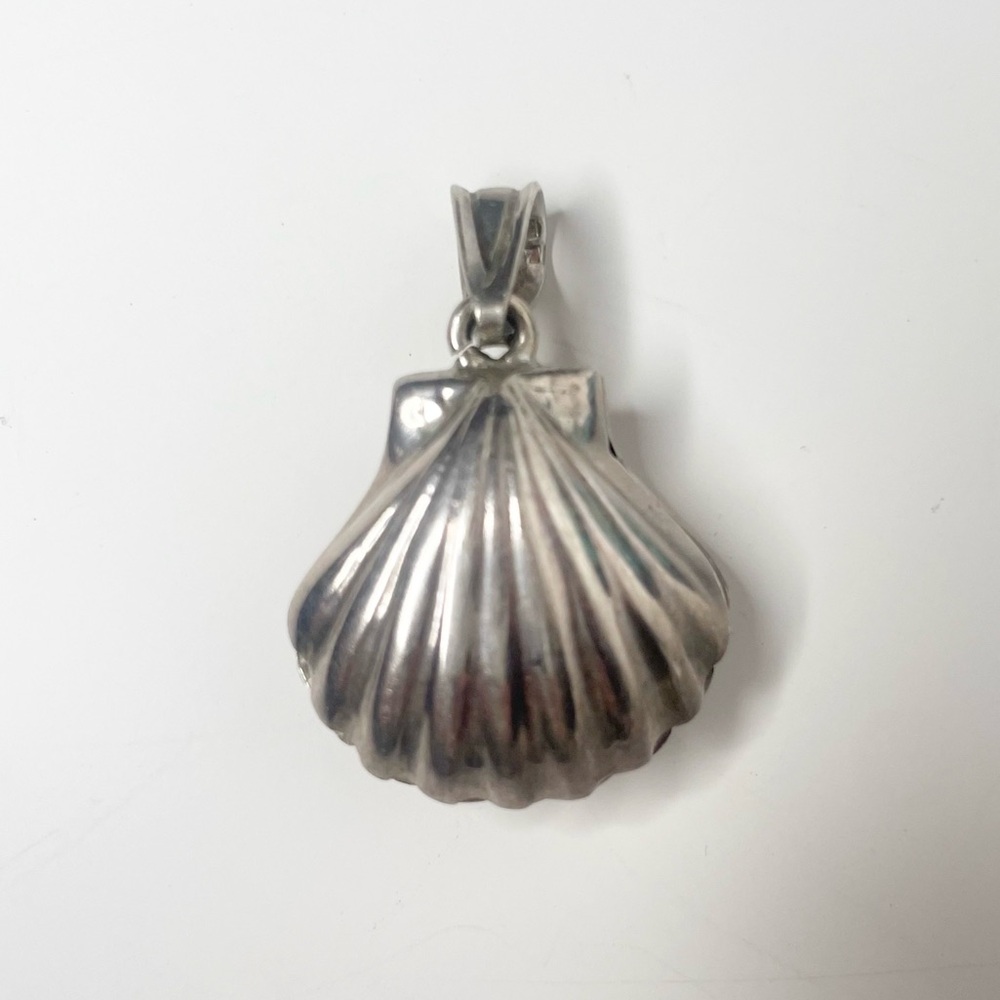 Vintage Sterling Silver Scallop Shell Necklace Pendant - Picture 4 of 6